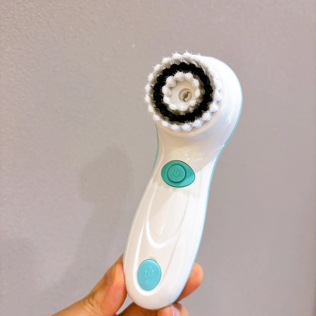 ✨ DermaSonic™ Escova Facial Multifuncional 5 em 1 [Limpeza Profunda Sem Agressão]