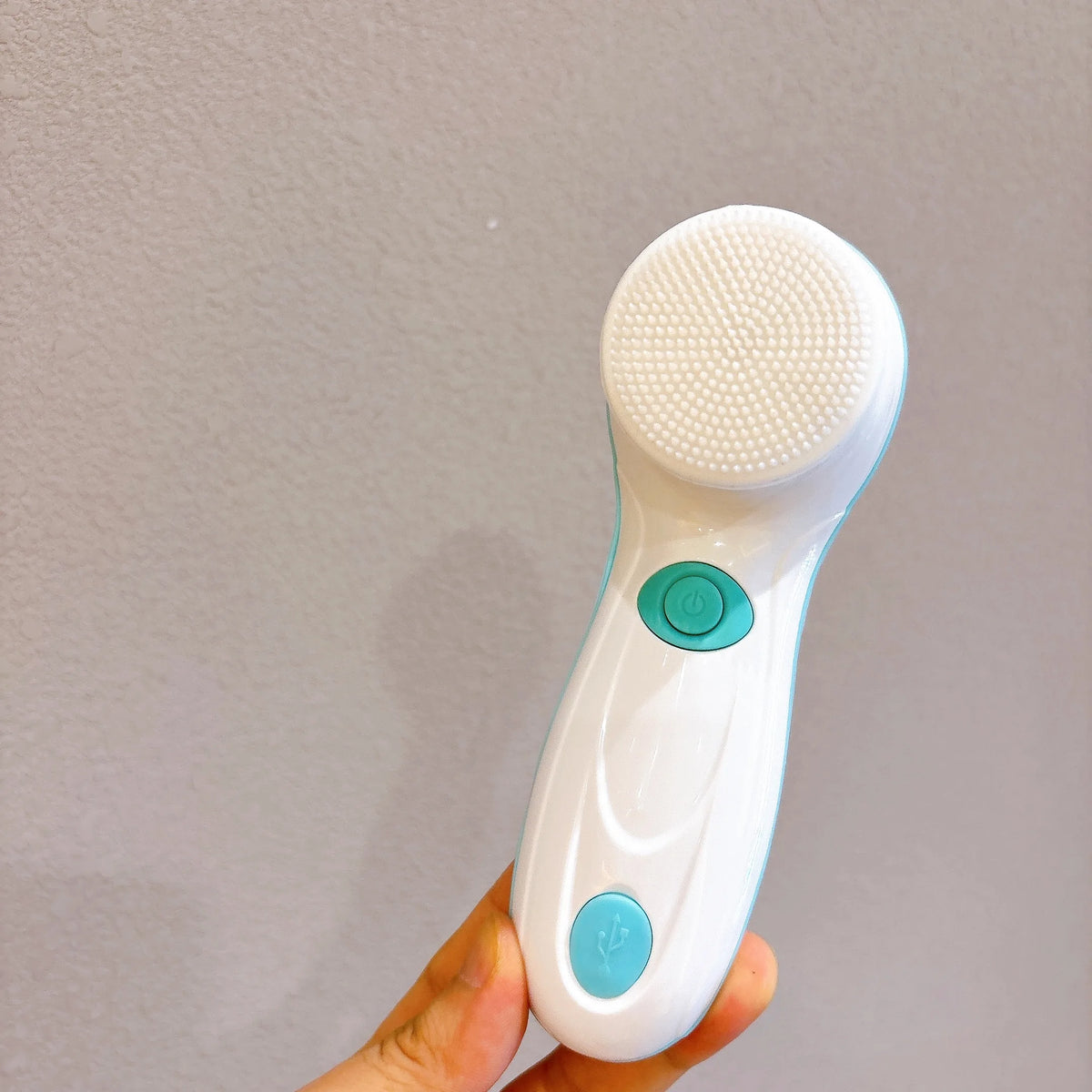 ✨ DermaSonic™ Escova Facial Multifuncional 5 em 1 [Limpeza Profunda Sem Agressão]
