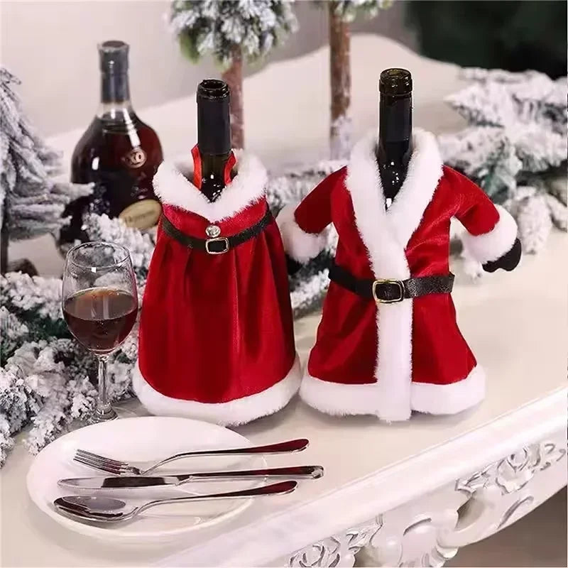 Par Casal Noel em Veludo: Capa Decorativa de Natal para Vinhos