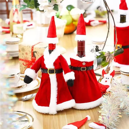Par Casal Noel em Veludo: Capa Decorativa de Natal para Vinhos